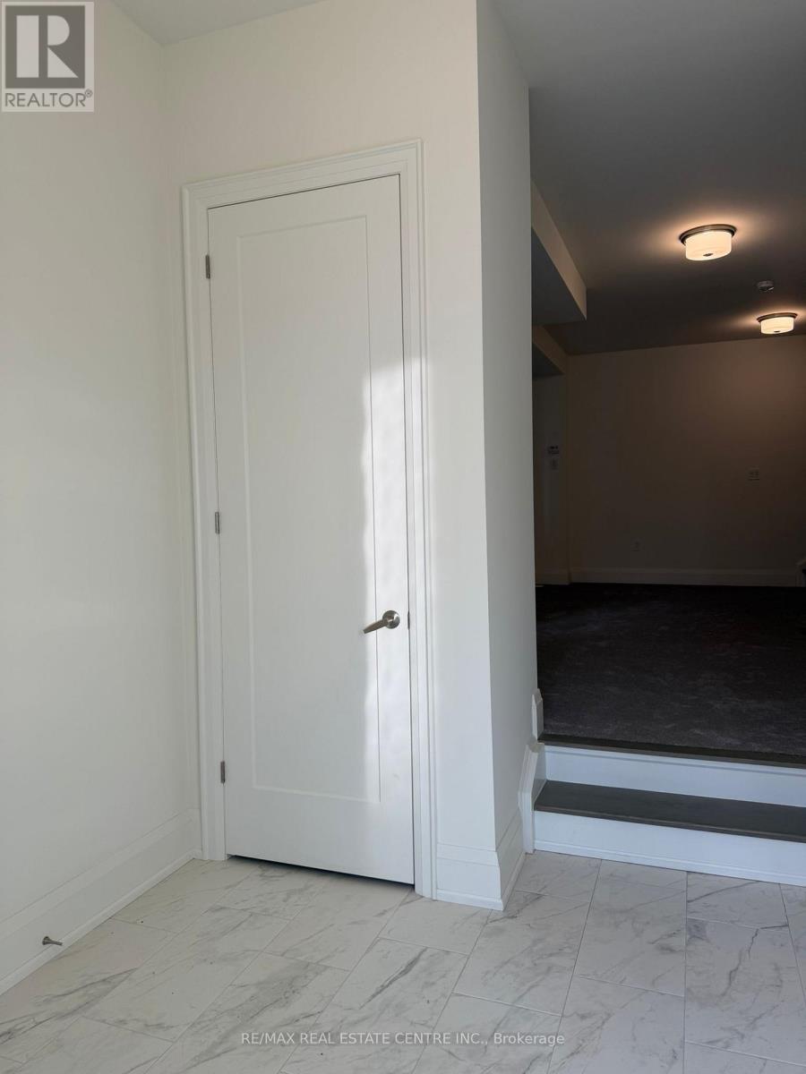 3315 Taha Gardens, Oakville, Ontario  L6M 4K1 - Photo 7 - W13086584