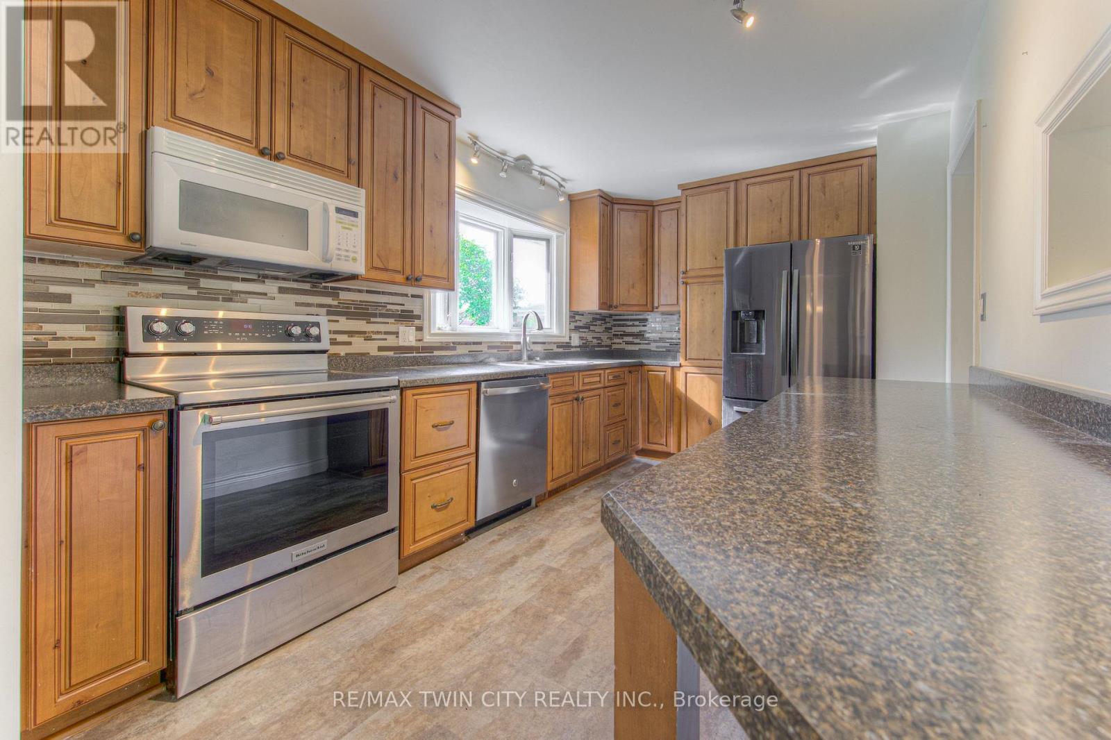 18 Gilston Parkway, Brant, Ontario  N3L 3K6 - Photo 12 - X13086332