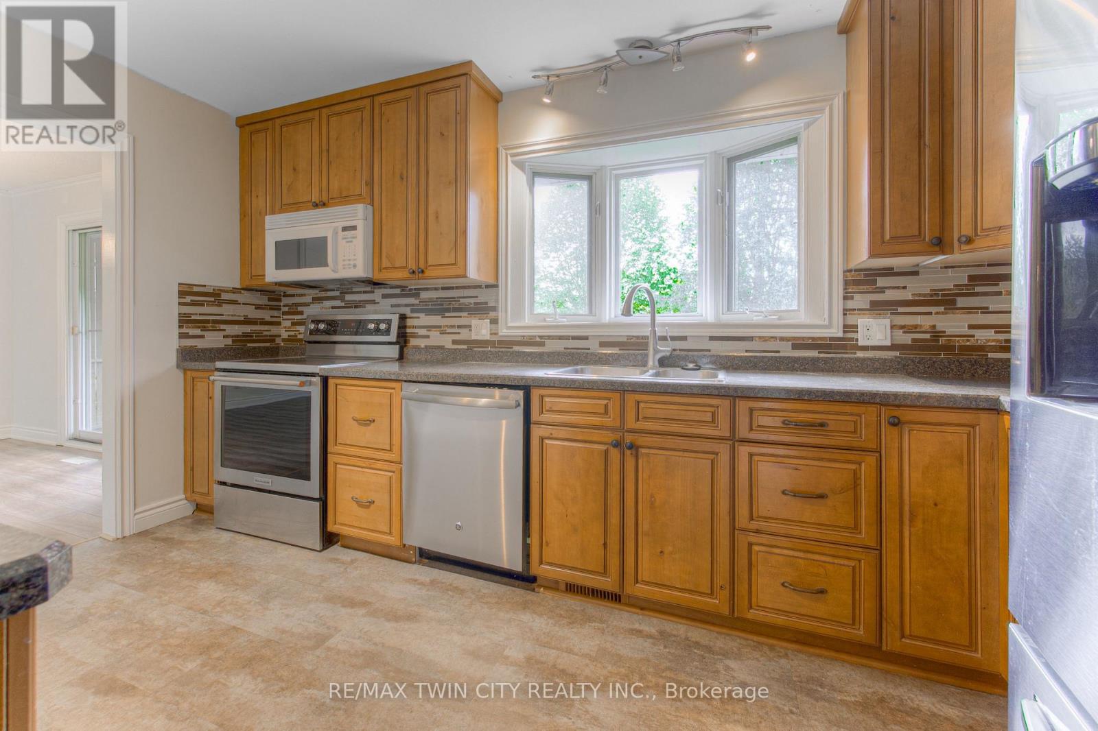18 Gilston Parkway, Brant, Ontario  N3L 3K6 - Photo 14 - X13086332