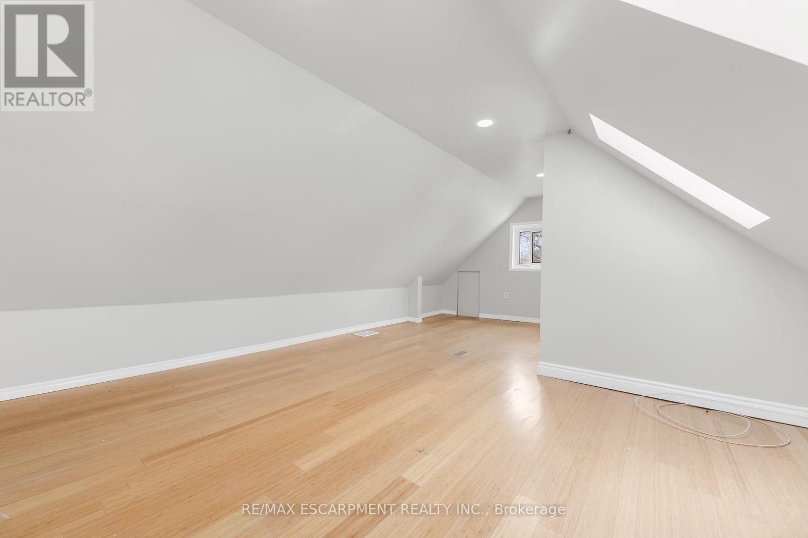 180 Mead Avenue, Hamilton, Ontario  L8H 3V1 - Photo 17 - X13086404