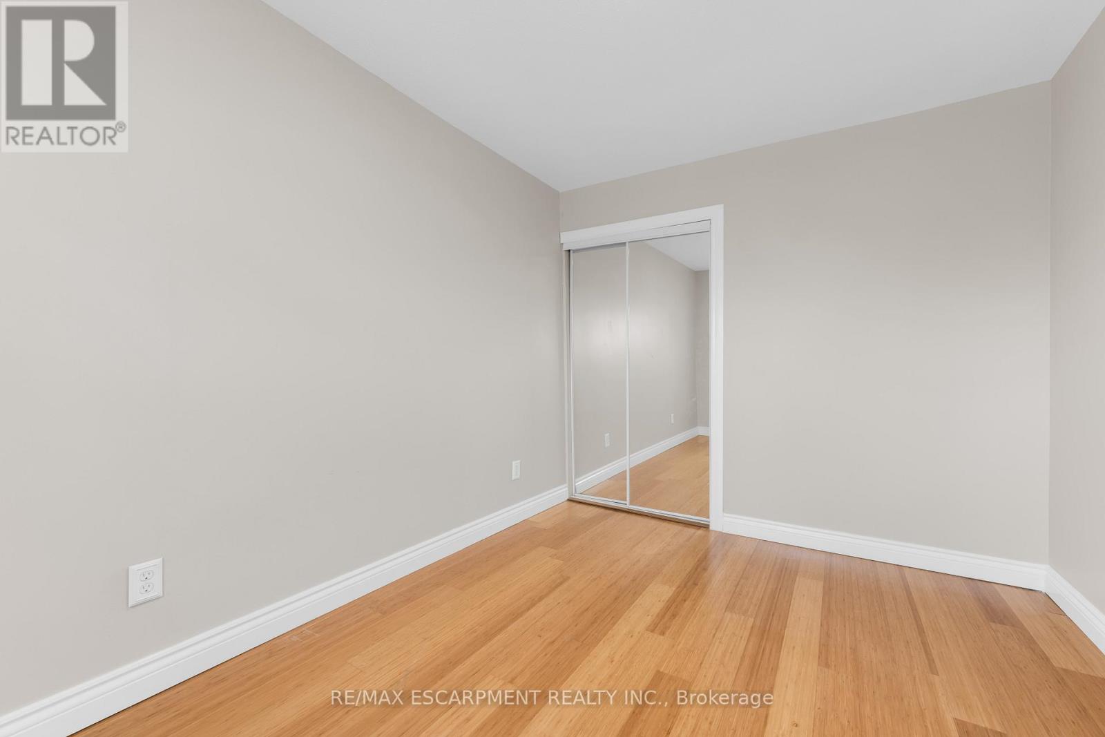 180 Mead Avenue, Hamilton, Ontario  L8H 3V1 - Photo 8 - X13086404
