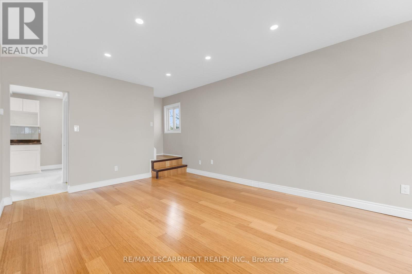 180 Mead Avenue, Hamilton, Ontario  L8H 3V1 - Photo 9 - X13086404