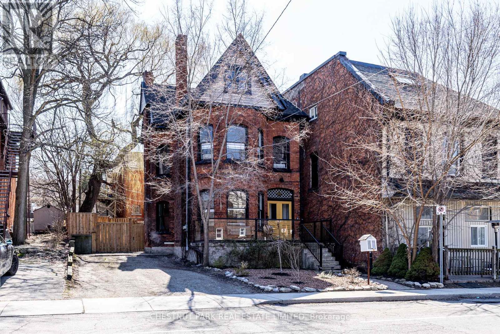 177 CHARLTON AVENUE W, Hamilton, Ontario