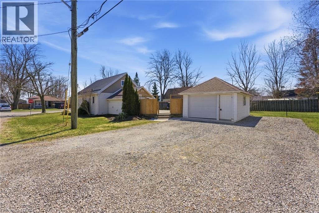 820 Tamarac Street, Dunnville, Ontario  N1A 2E6 - Photo 2 - 40819004