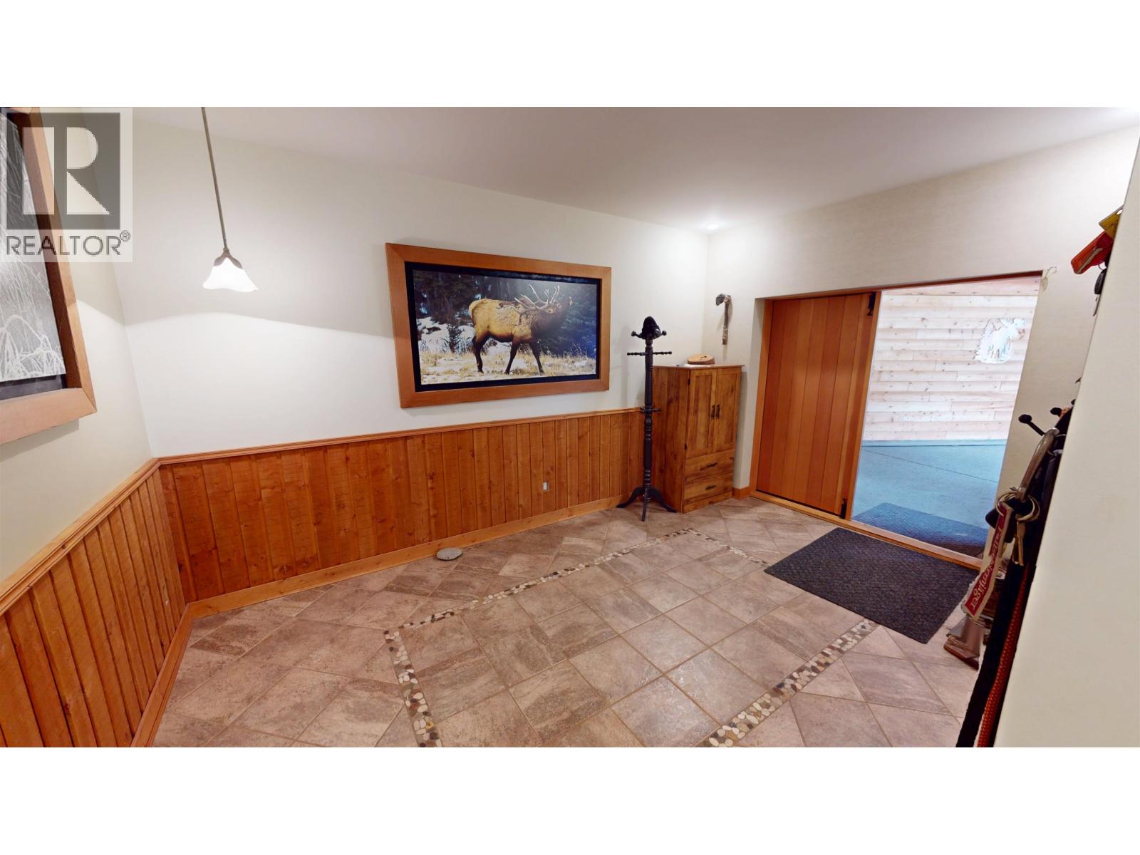 7407 Johnstone Road, Bridge Lake, British Columbia  V0K 1X2 - Photo 11 - R3094071