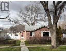810 12A Street N, Lethbridge, Alberta