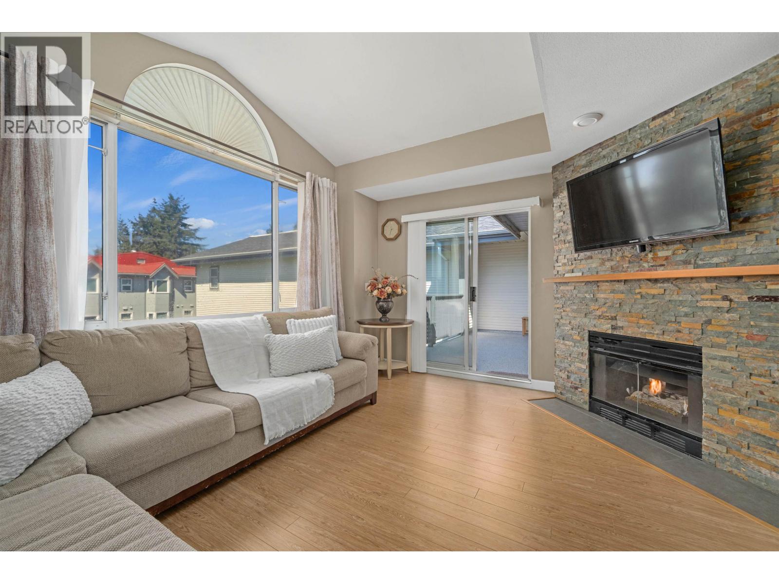 302 19121 Ford Road, Pitt Meadows, British Columbia  V3Y 2N2 - Photo 3 - R3119470