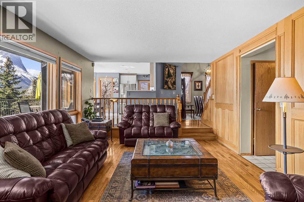 260 Grizzly Crescent, Canmore, Alberta  T1W 1B5 - Photo 13 - A2306249