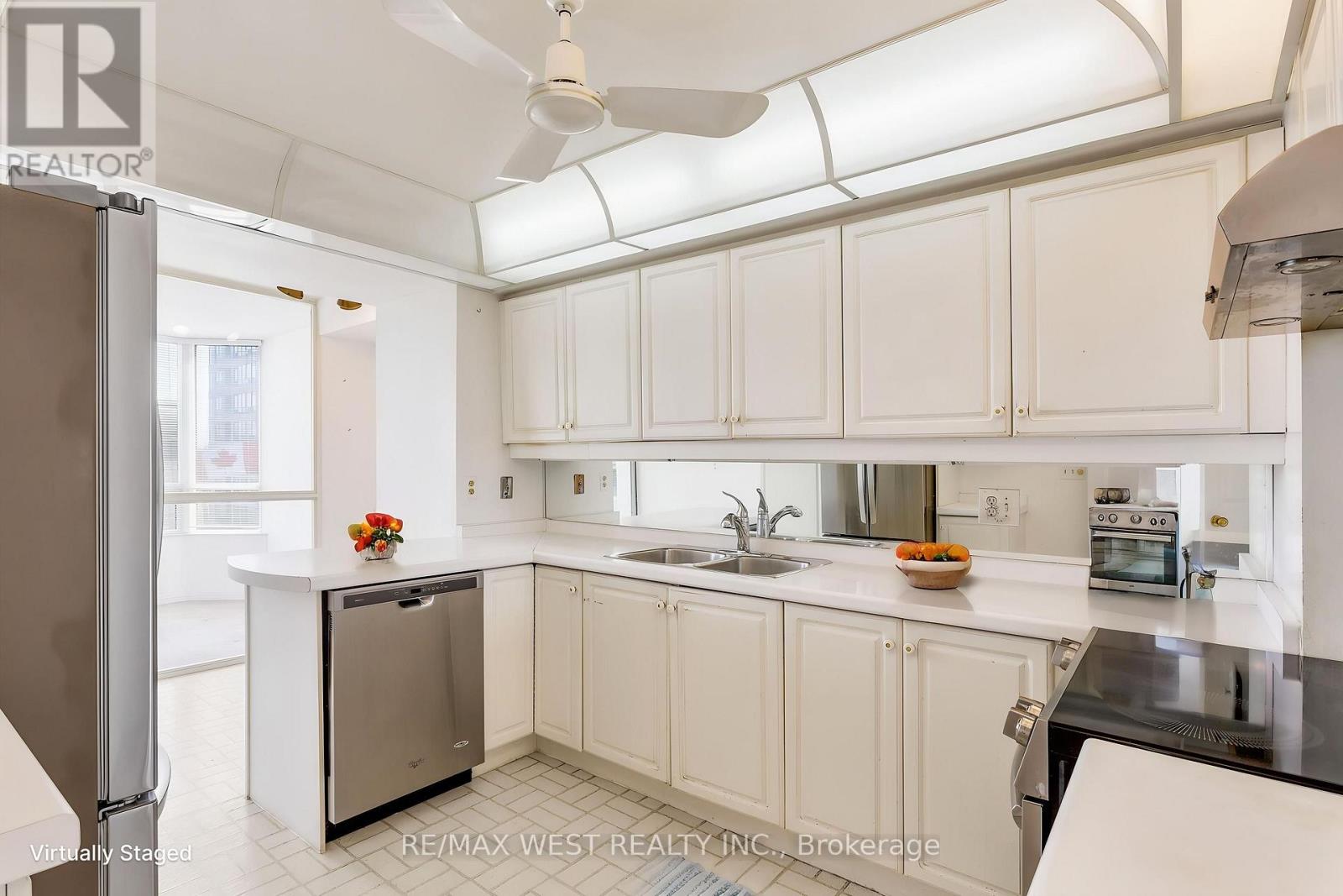 411 - 1 Aberfoyle Crescent, Toronto, Ontario  M8X 2X8 - Photo 10 - W13086342
