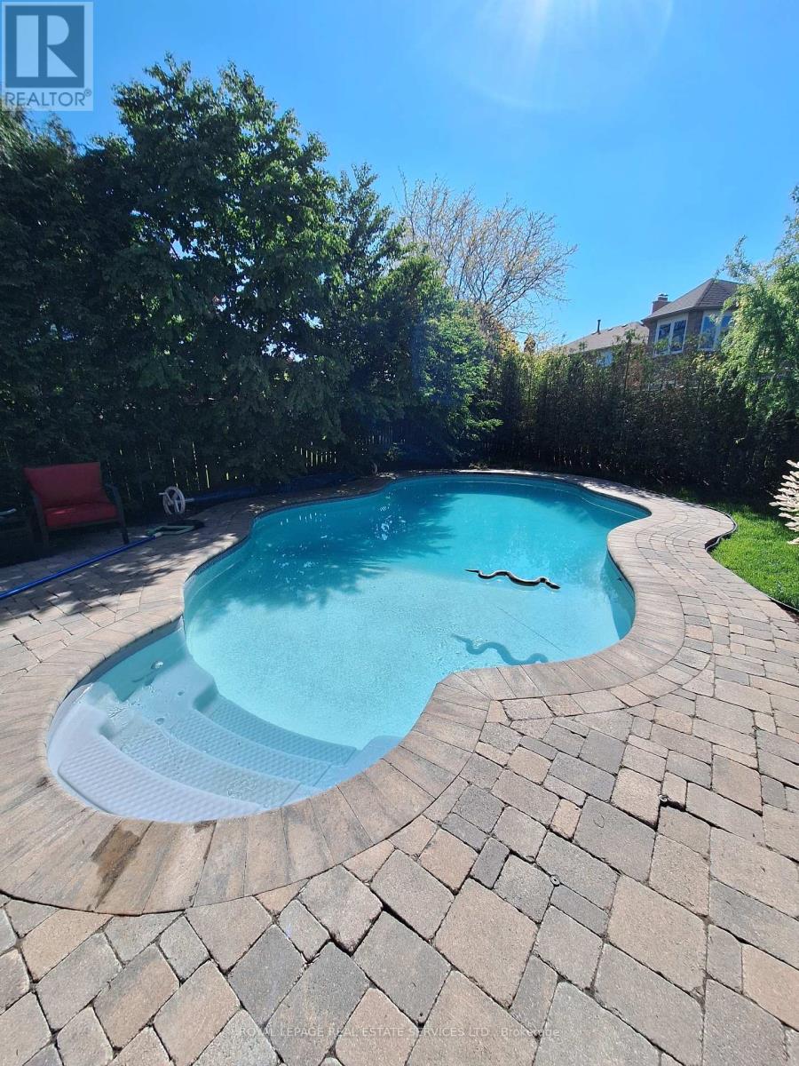1279 Old English Lane, Oakville, Ontario  L6M 2P6 - Photo 48 - W13060534