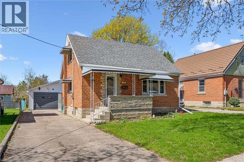 128 Mausser Avenue, Kitchener, Ontario  N2M 3K5 - Photo 2 - 40824212