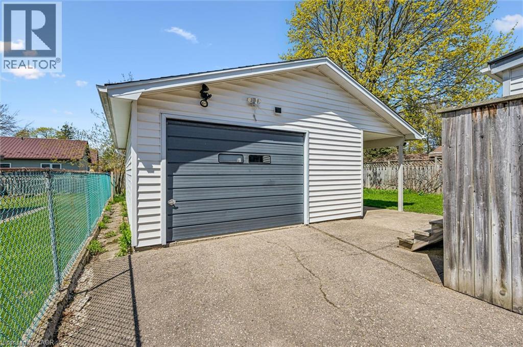 128 Mausser Avenue, Kitchener, Ontario  N2M 3K5 - Photo 35 - 40824212