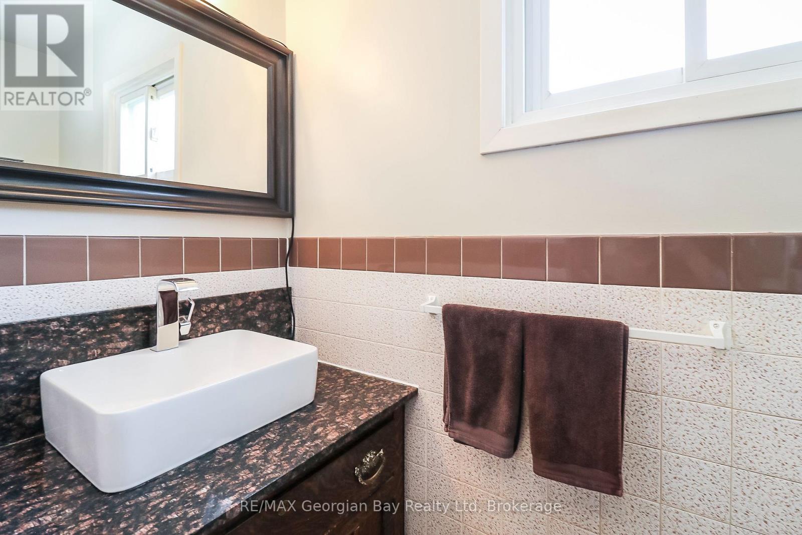 215 Palmer Street, Tay, Ontario  L0K 2C0 - Photo 17 - S13086696