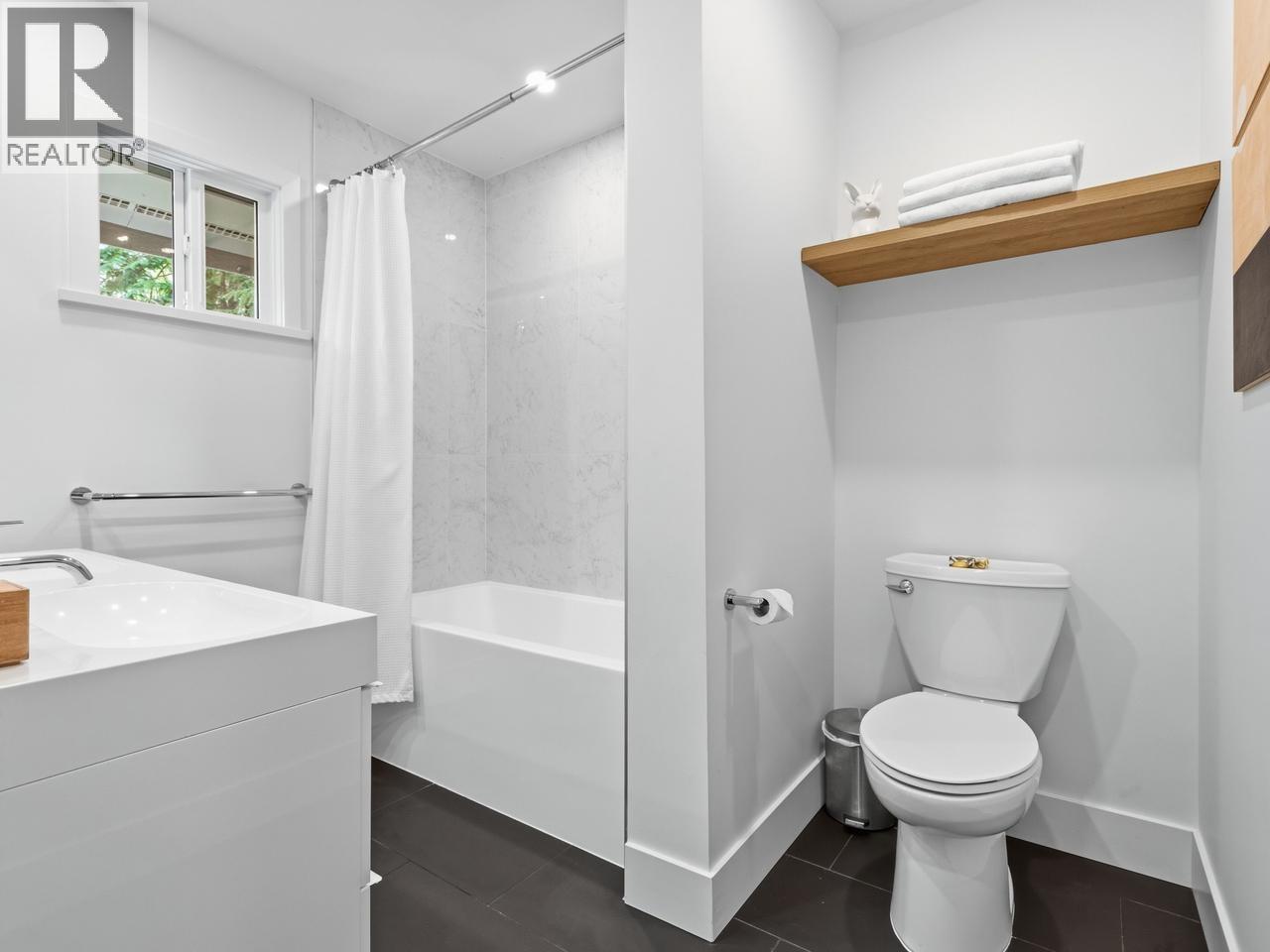 1516 Mcnair Drive, North Vancouver, British Columbia  V7K 1X6 - Photo 15 - R3119760