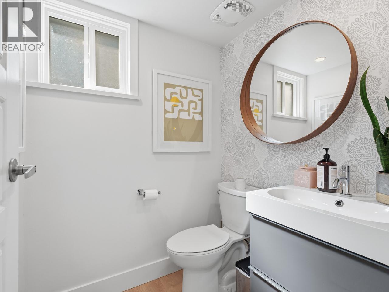 1516 Mcnair Drive, North Vancouver, British Columbia  V7K 1X6 - Photo 8 - R3119760