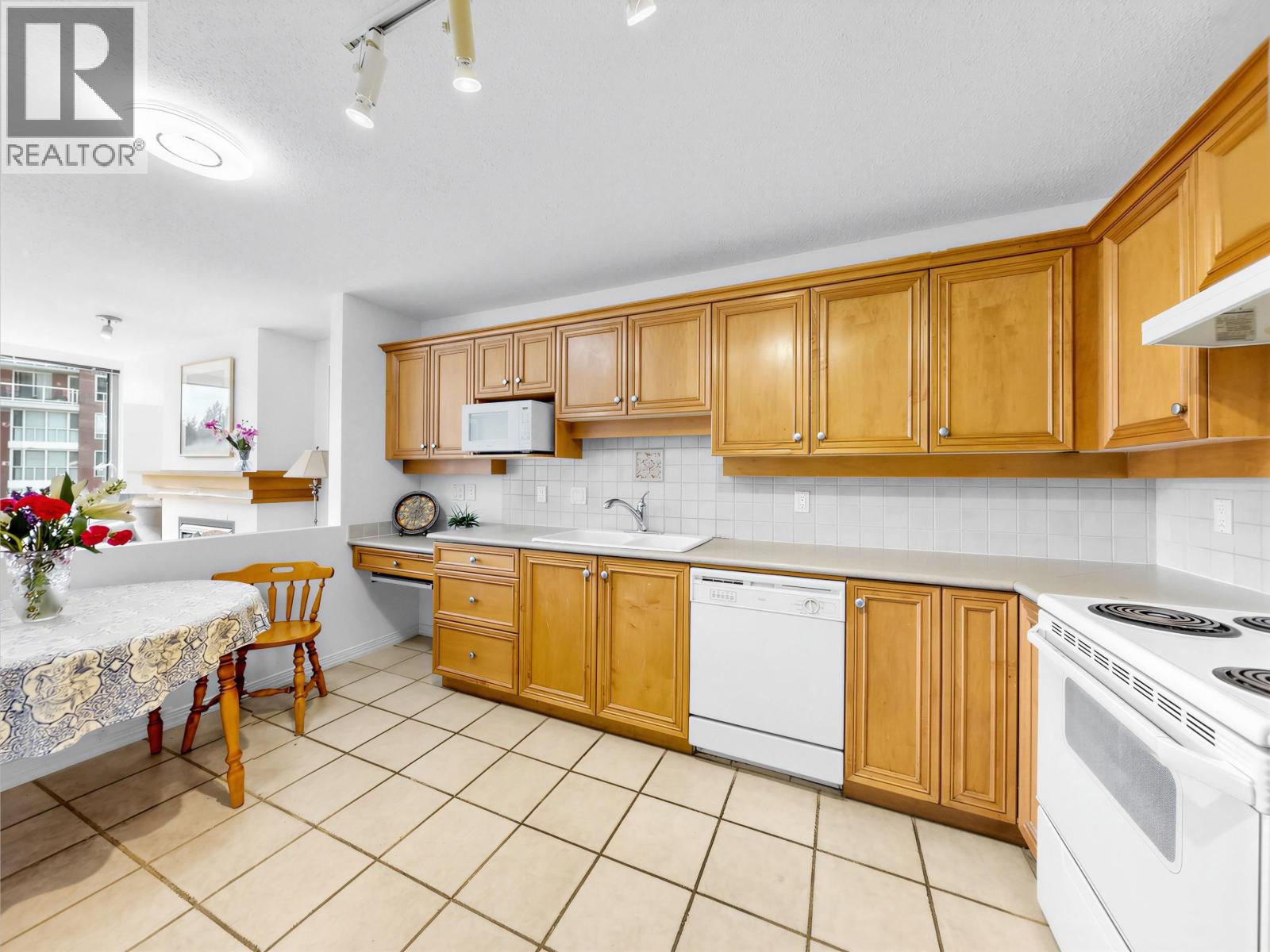707 5639 Hampton Place, Vancouver, British Columbia  V6T 2H6 - Photo 8 - R3119654