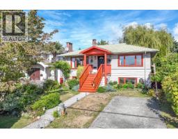 430 W KINGS ROAD, North Vancouver, British Columbia