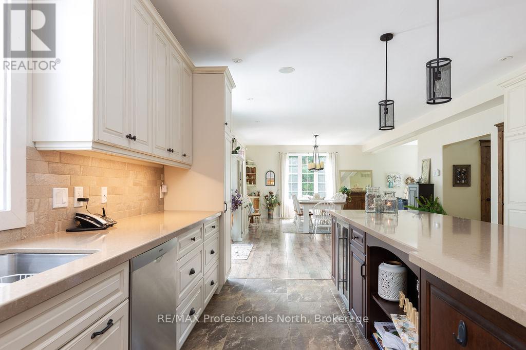 427 Skyhills Road, Huntsville, Ontario  P1H 2N5 - Photo 8 - X13086656