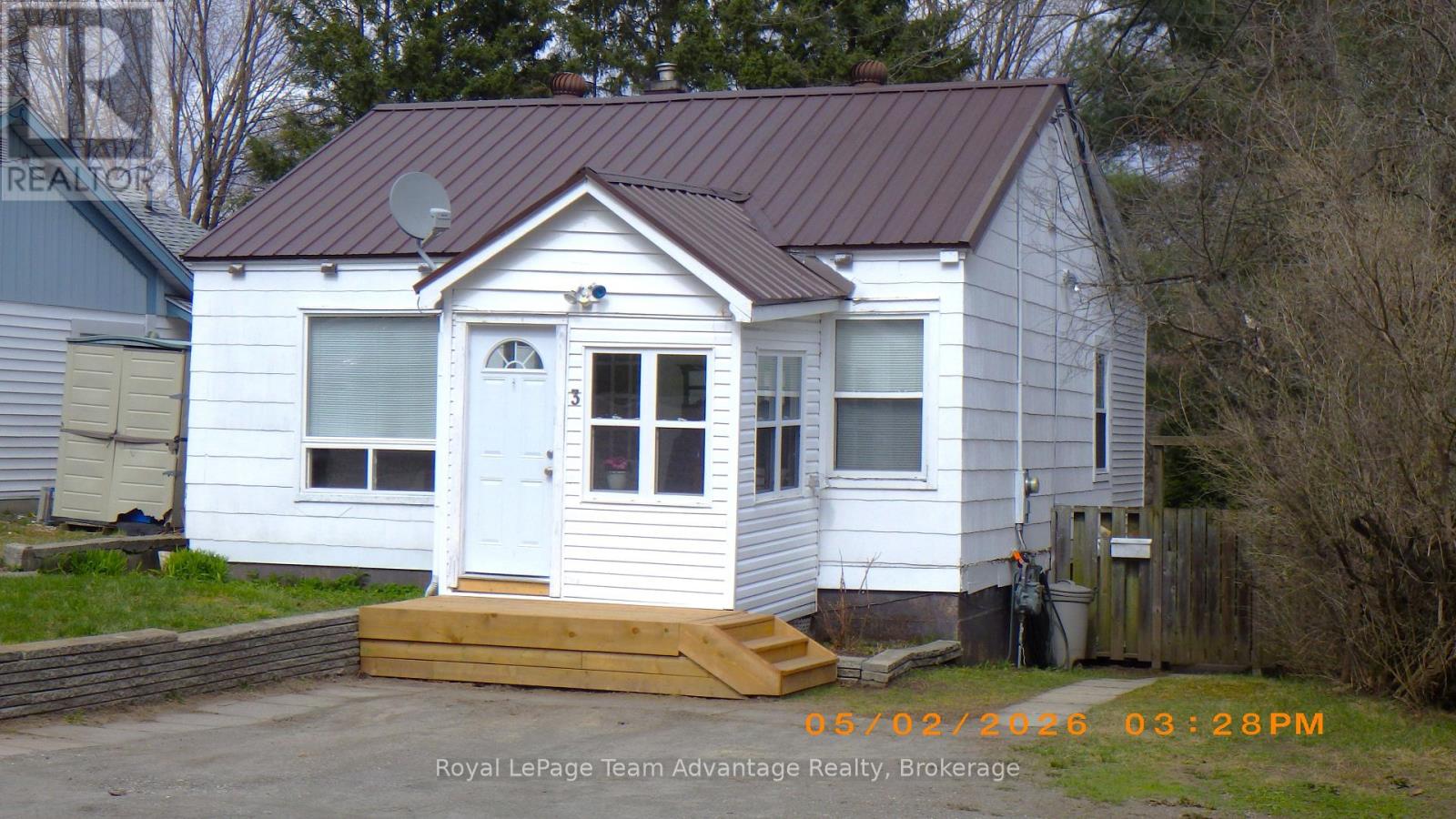 3 Riverdale Road, Parry Sound, Ontario  P2A 1N8 - Photo 2 - X13086714