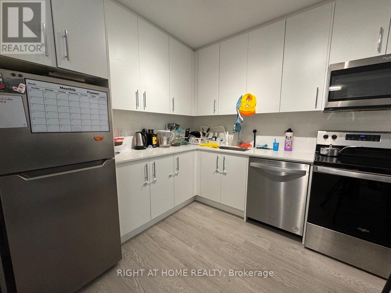 202 - 3 Strathgowan Avenue, Toronto, Ontario  M4N 1B8 - Photo 15 - C13086616