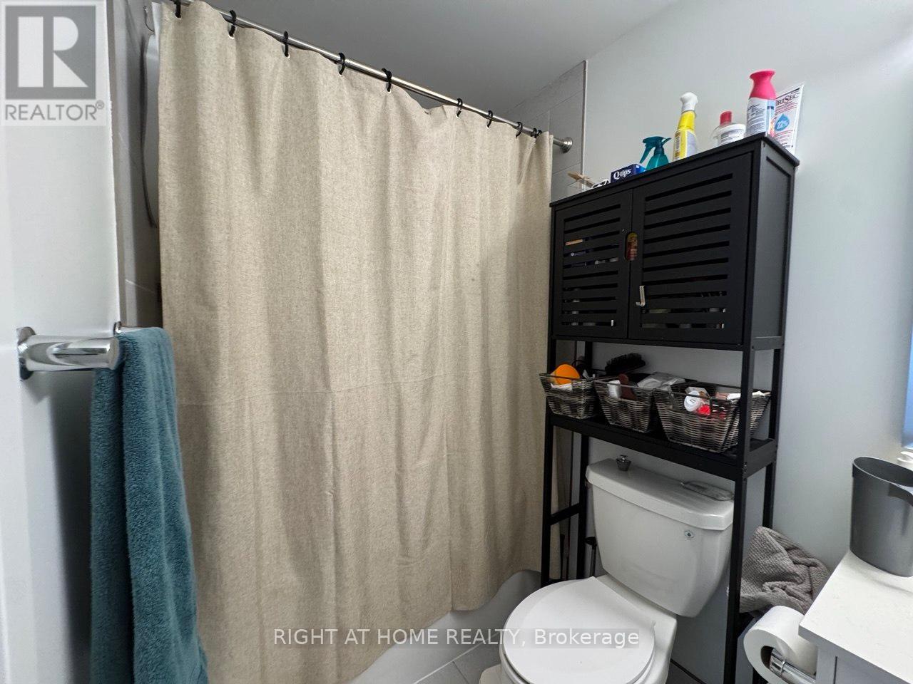 202 - 3 Strathgowan Avenue, Toronto, Ontario  M4N 1B8 - Photo 18 - C13086616