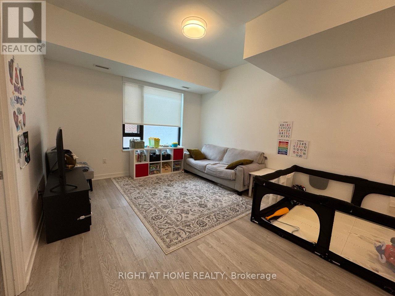 202 - 3 Strathgowan Avenue, Toronto, Ontario  M4N 1B8 - Photo 3 - C13086616