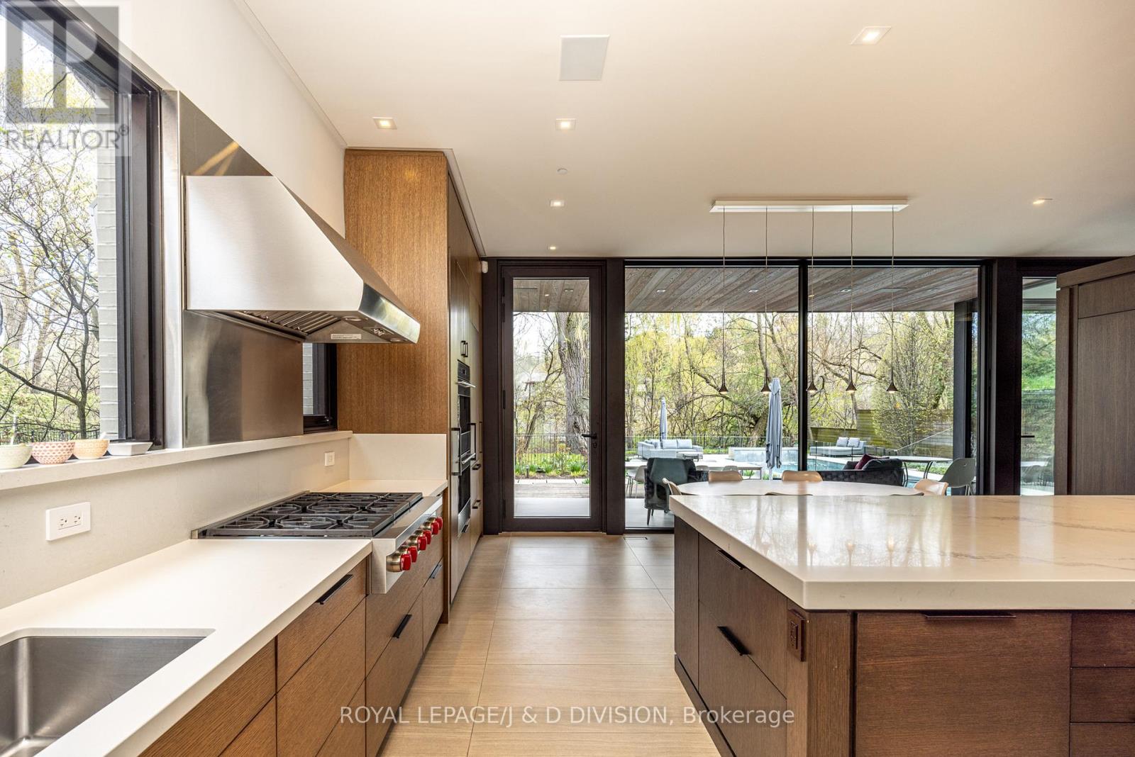 5 Brookfield Road, Toronto, Ontario  M2P 1B1 - Photo 13 - C13086380