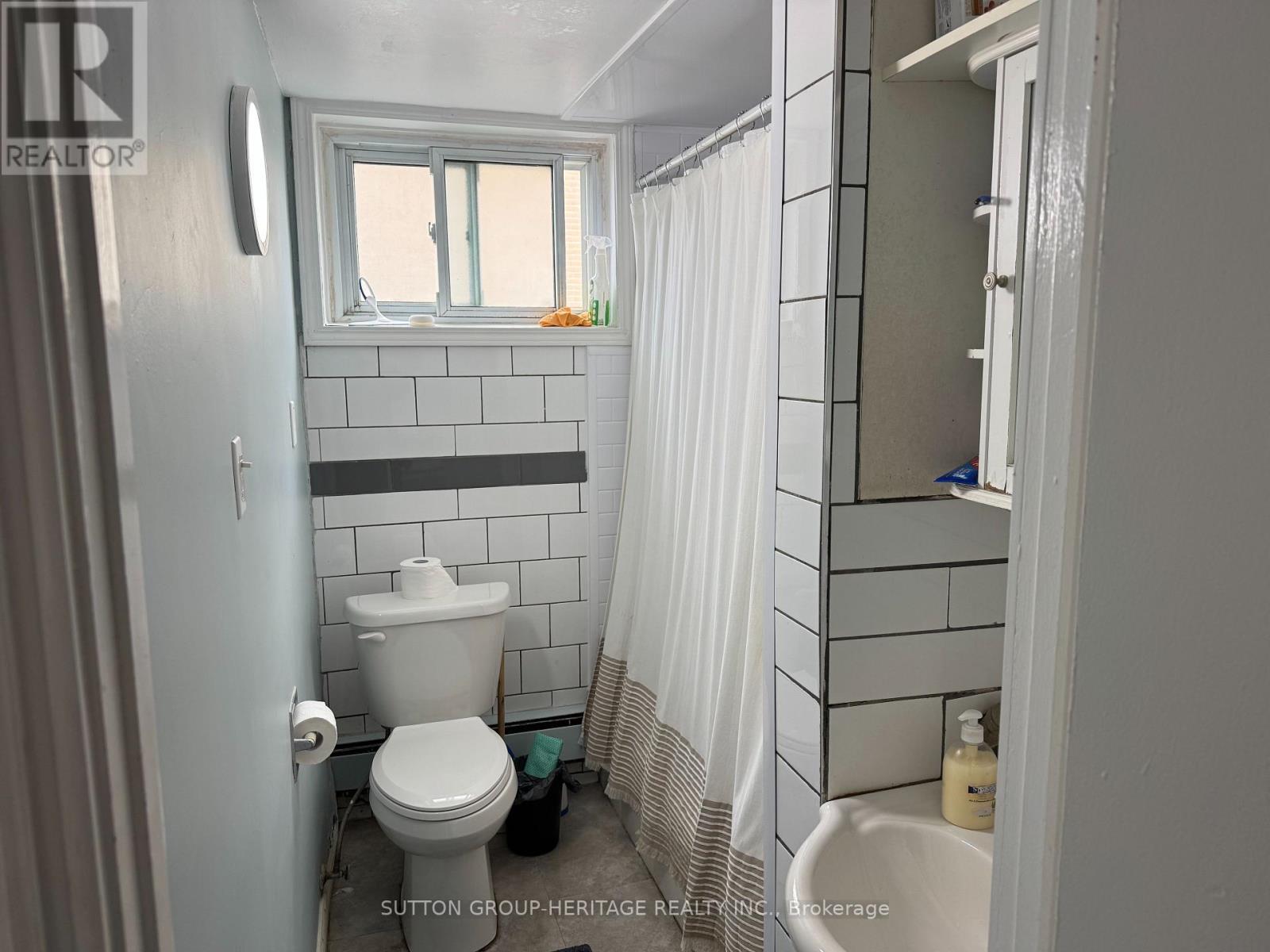#1 - 110 Tecumseh Avenue, Oshawa, Ontario  L1G 3N4 - Photo 5 - E13058854