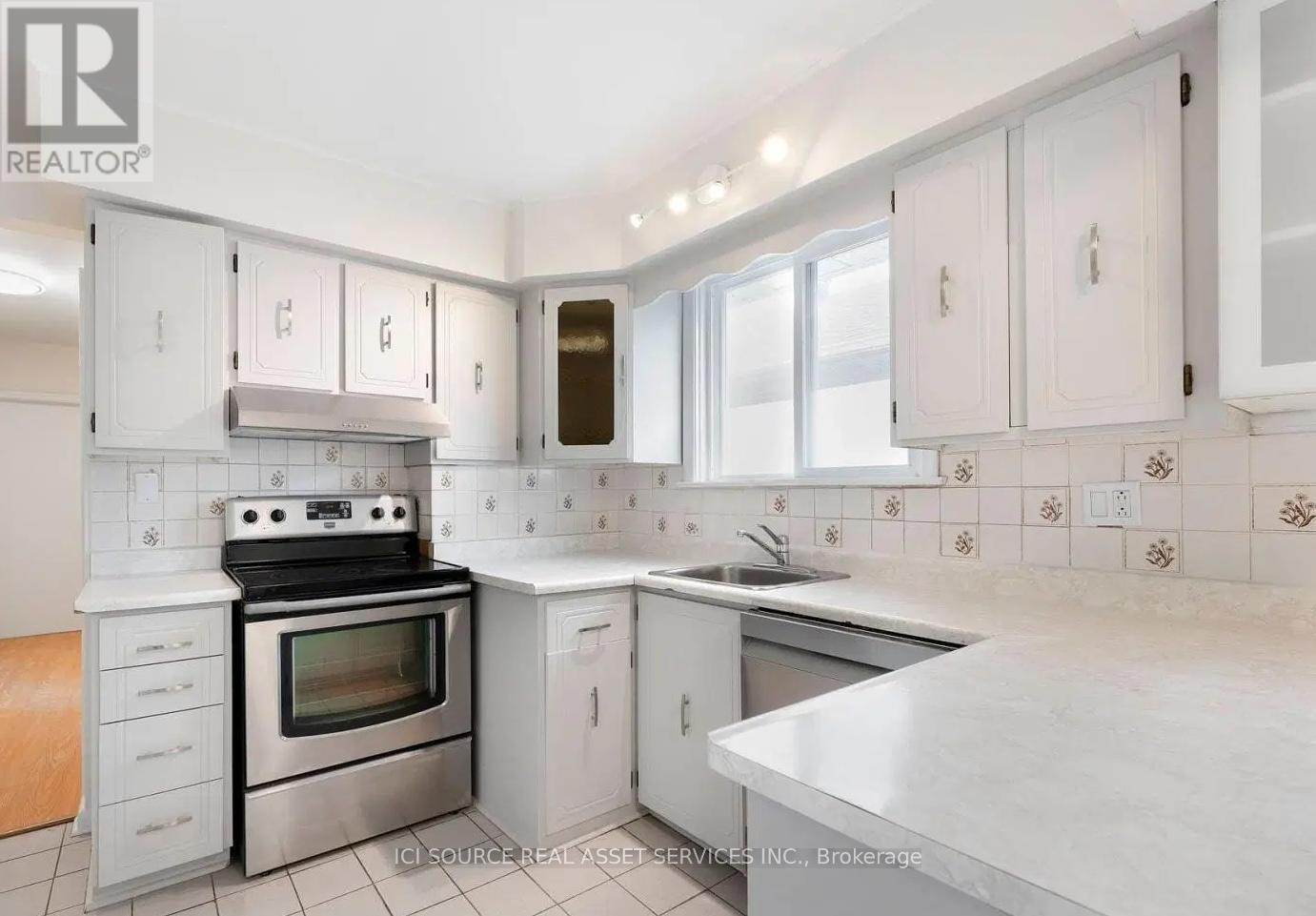 Main Fl - 4 Dempster Street, Toronto, Ontario  M1T 2T4 - Photo 8 - E13086708