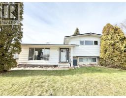 8 9 Avenue W, Brooks, Alberta