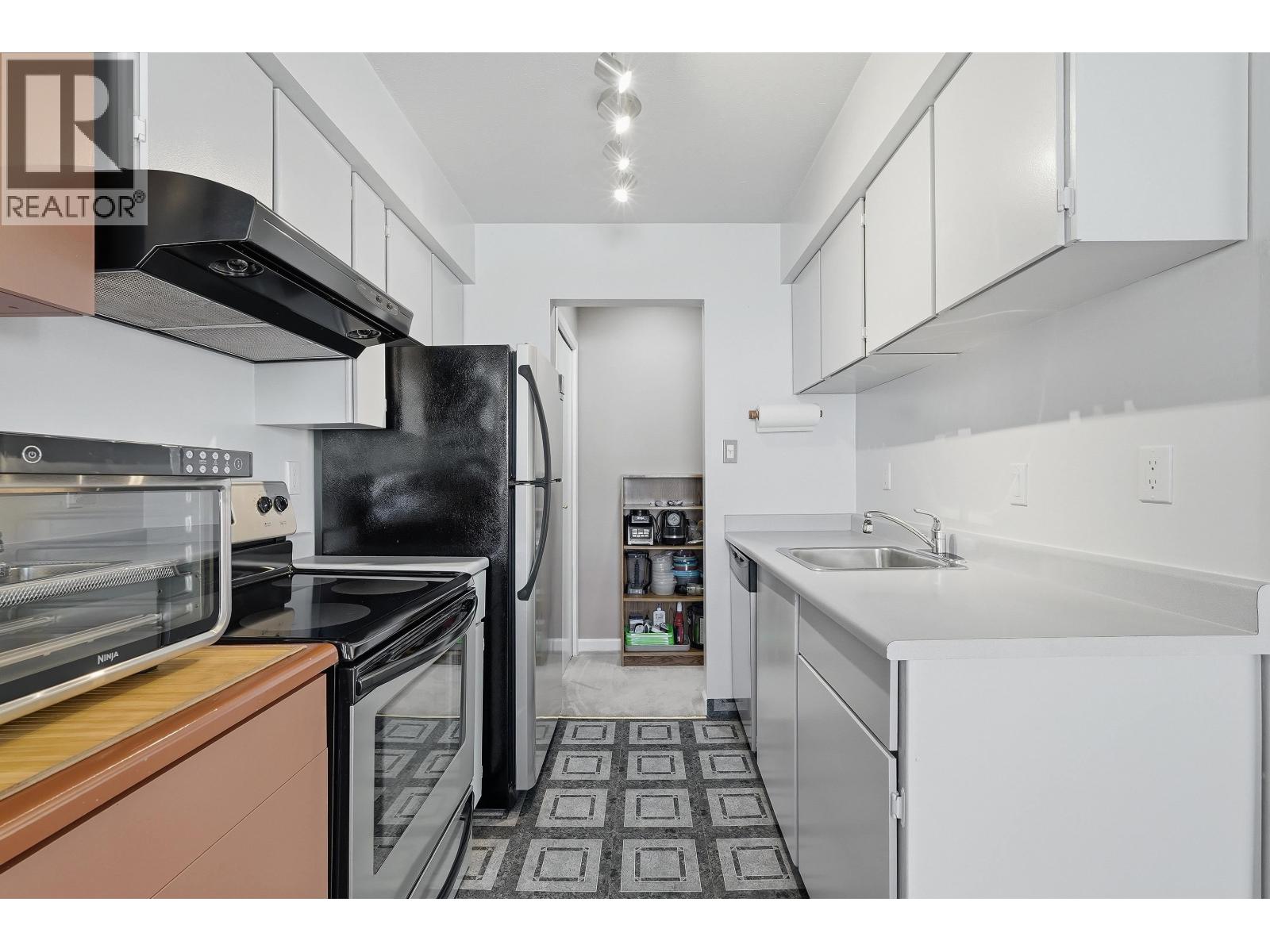 310 45 Fourth Street Street, New Westminster, British Columbia  V3L 5H7 - Photo 13 - R3118157
