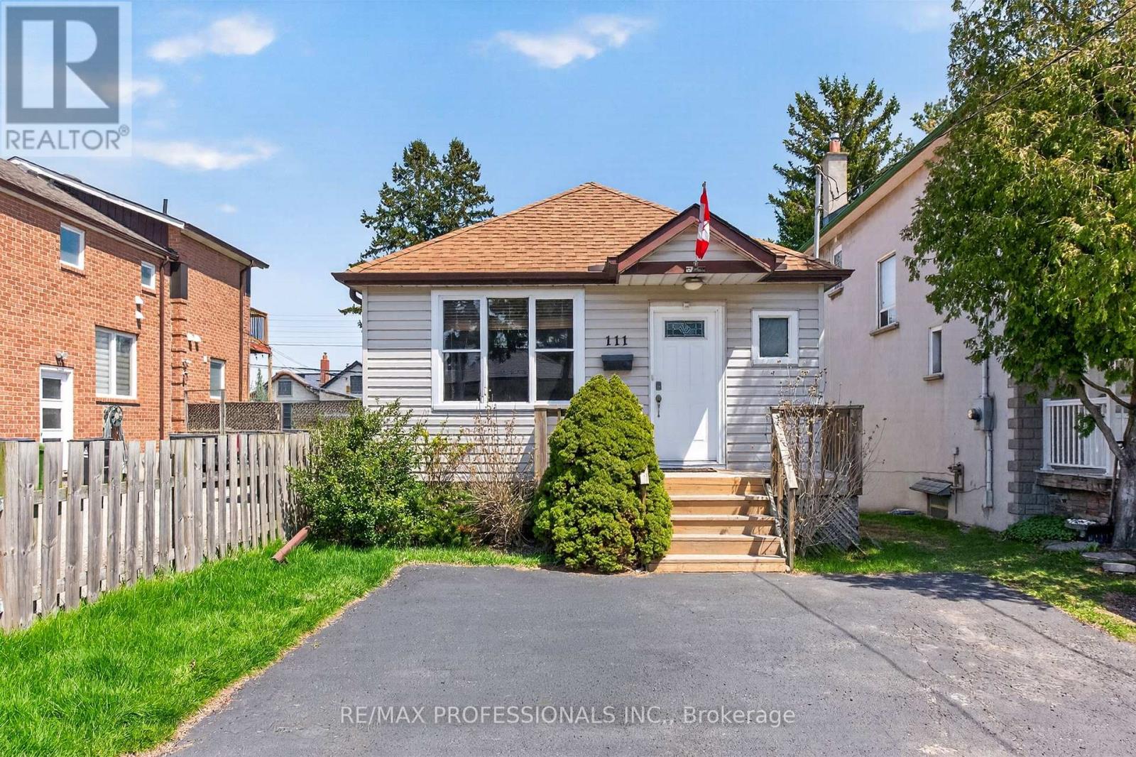 111 Seventeenth Street, Toronto, Ontario  M8V 3K5 - Photo 2 - W13086620
