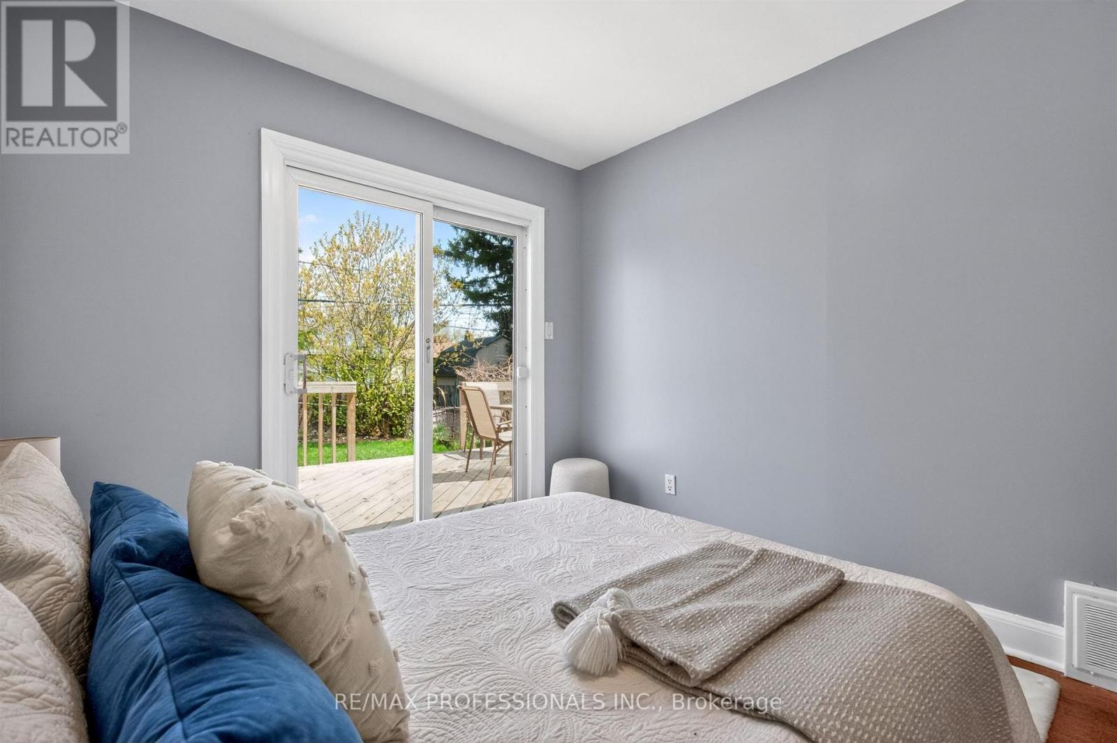 111 Seventeenth Street, Toronto, Ontario  M8V 3K5 - Photo 24 - W13086620