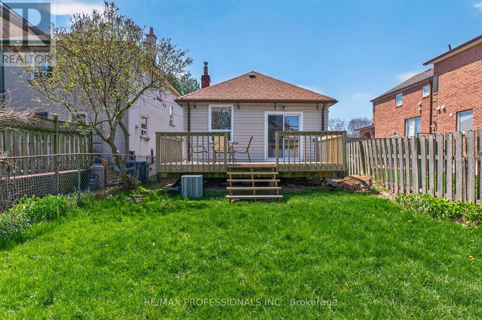 111 Seventeenth Street, Toronto, Ontario  M8V 3K5 - Photo 39 - W13086620