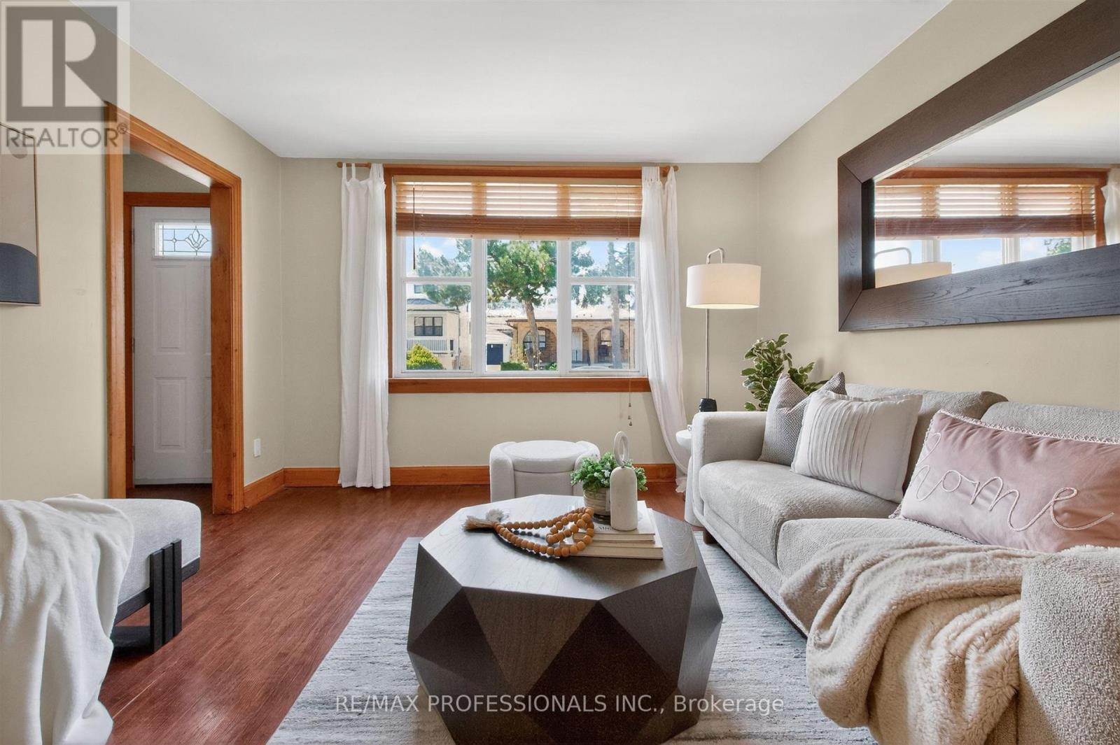 111 Seventeenth Street, Toronto, Ontario  M8V 3K5 - Photo 8 - W13086620