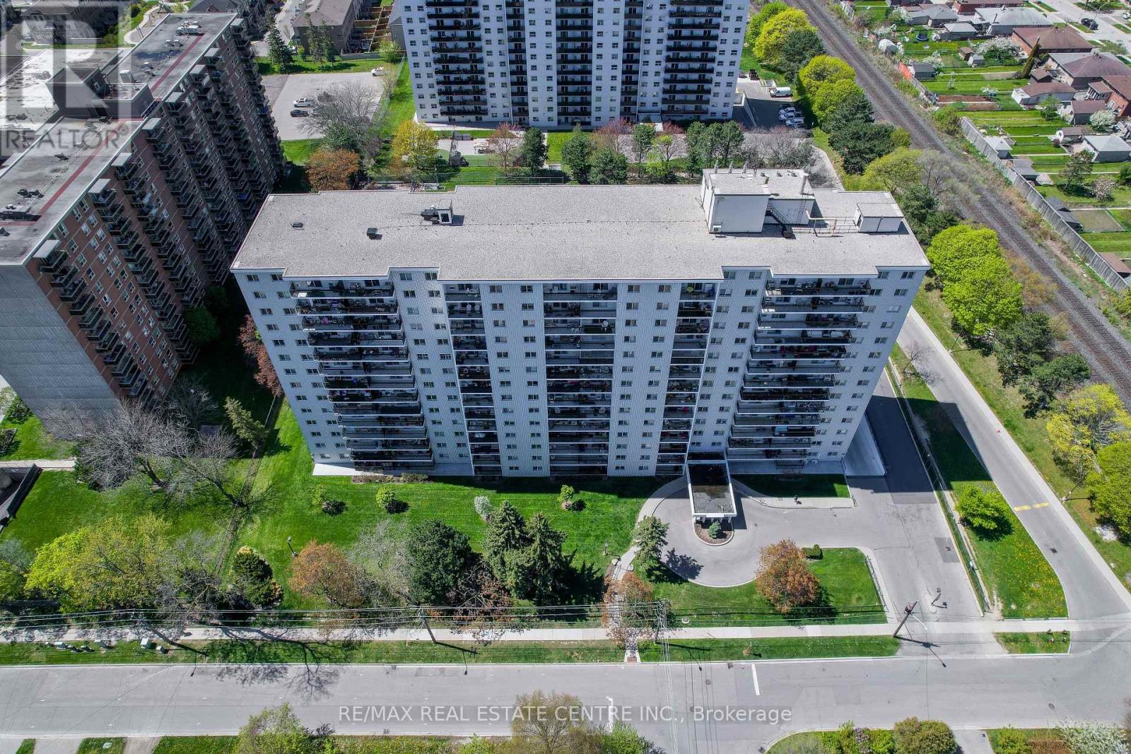 704 - 1100 CAVEN STREET, Mississauga, Ontario