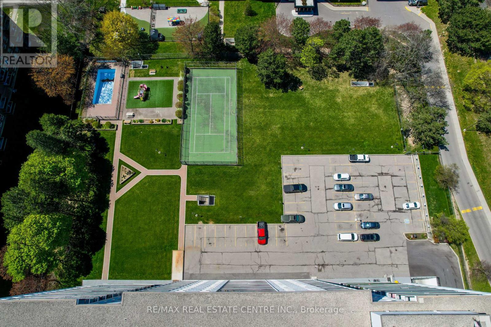 704 - 1100 Caven Street, Mississauga, Ontario  L5G 4N3 - Photo 2 - W13086632