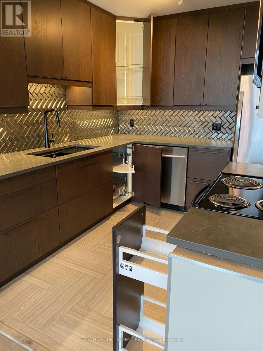 701 - 2301 Derry Road W, Mississauga, Ontario  L5N 2R4 - Photo 8 - W13086678