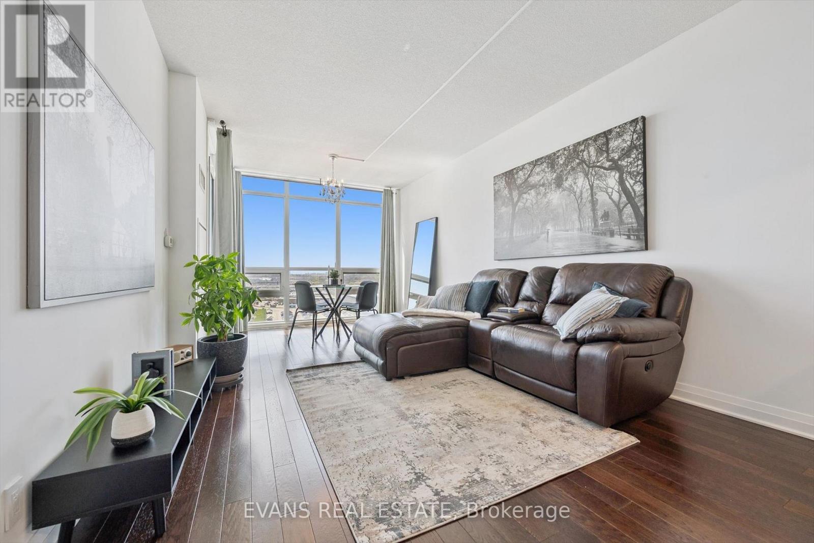 1411 - 1055 Southdown Road, Mississauga, Ontario  L5J 0A3 - Photo 9 - W13086694