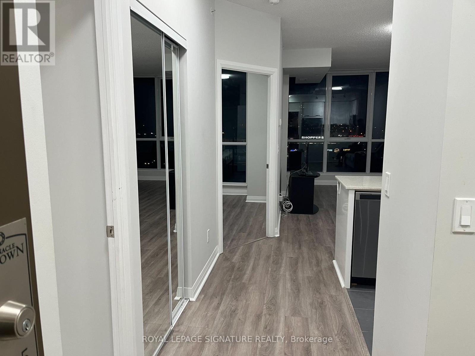 505 - 55 Eglinton Avenue W, Mississauga, Ontario  L5R 0E4 - Photo 5 - W13086704