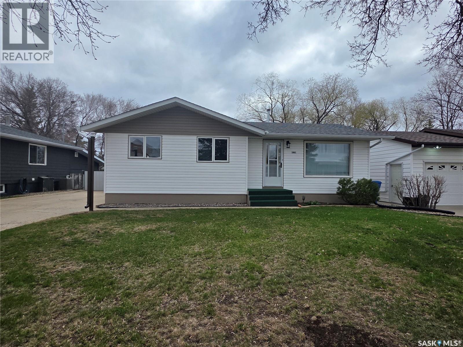 1841 Gibbs ROAD, Estevan, Saskatchewan