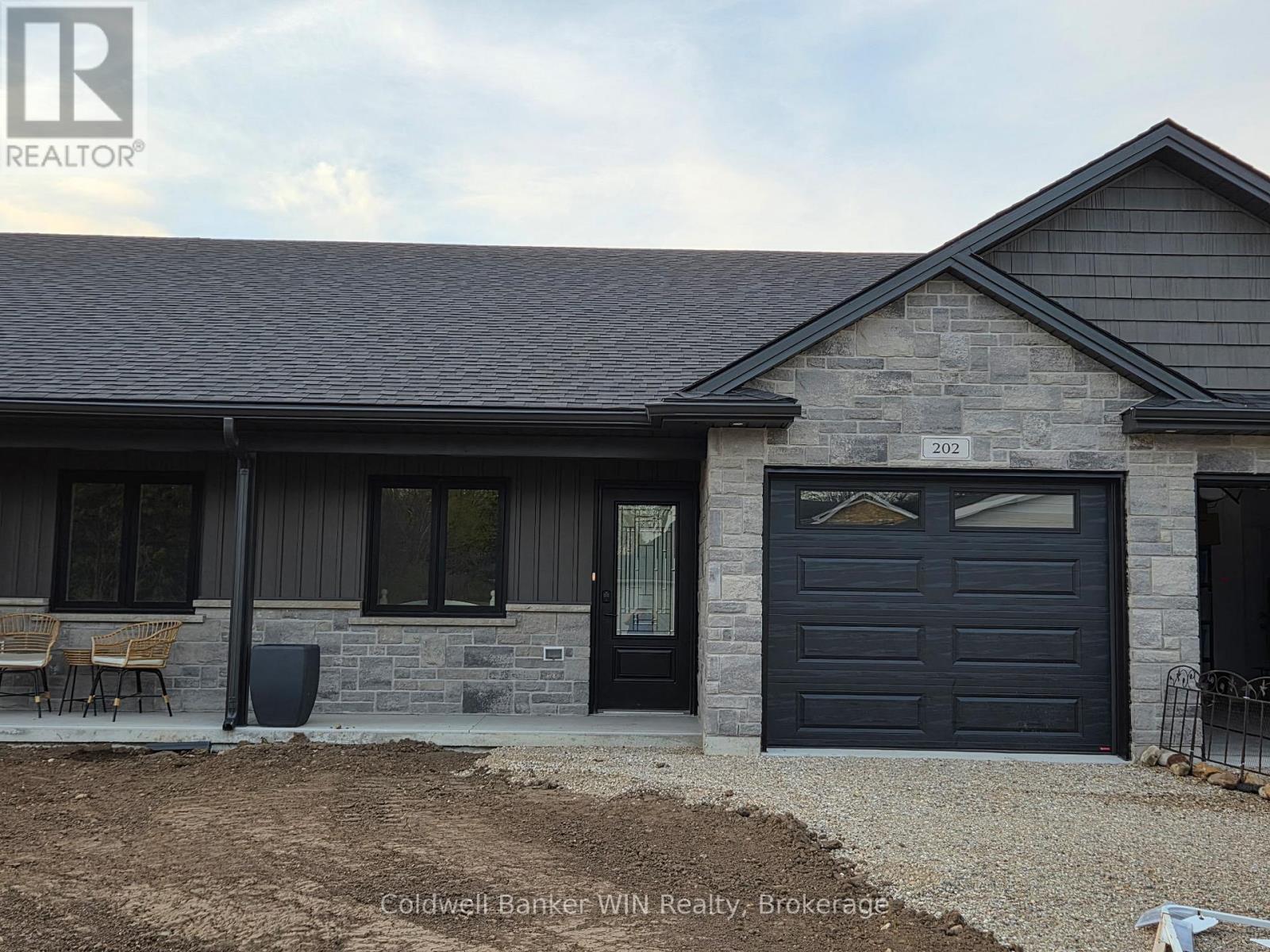 202 ELGIN STREET, Minto, Ontario