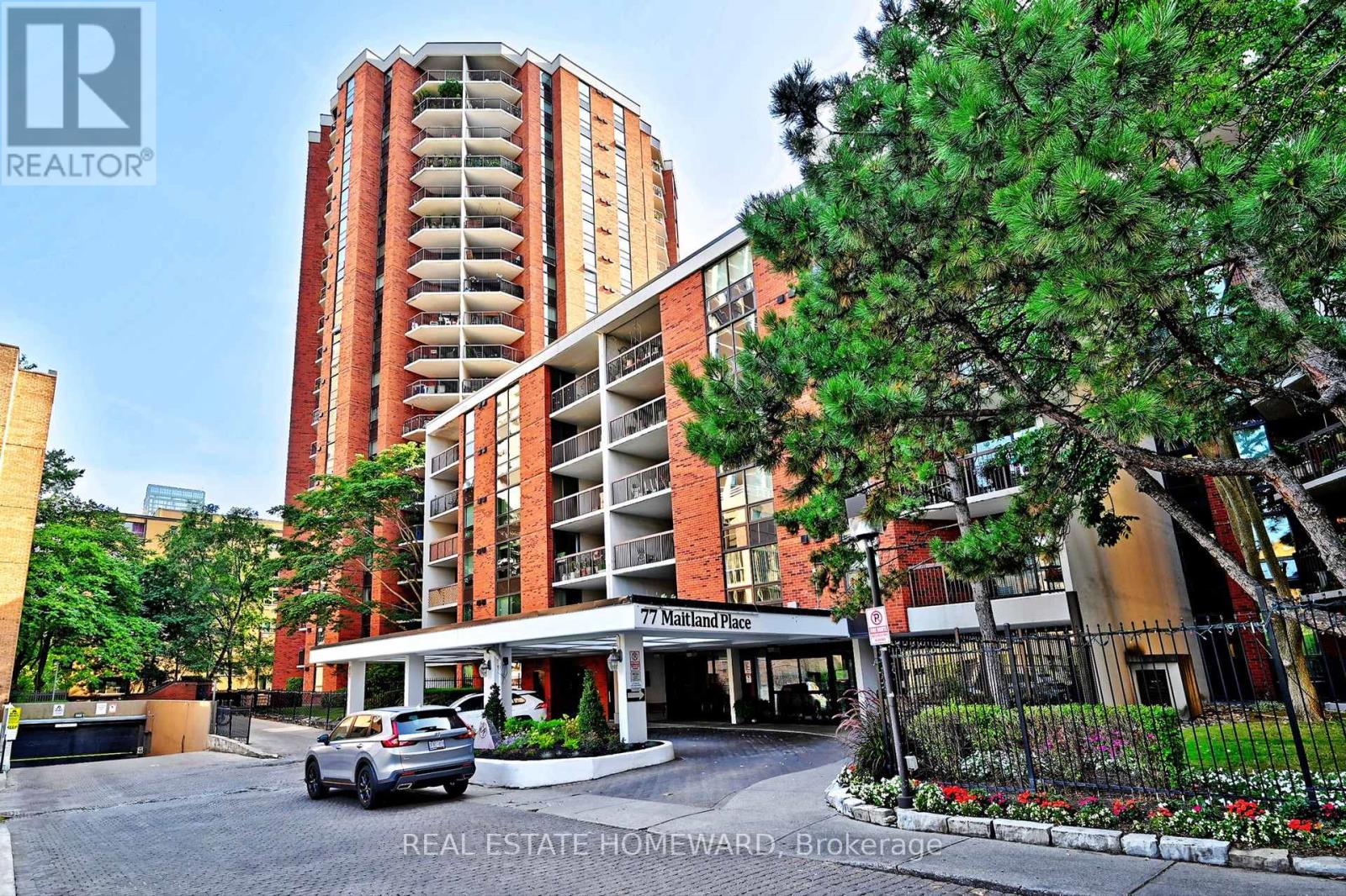 623 - 77 Maitland Place, Toronto, Ontario  M4Y 2V6 - Photo 2 - C12770136