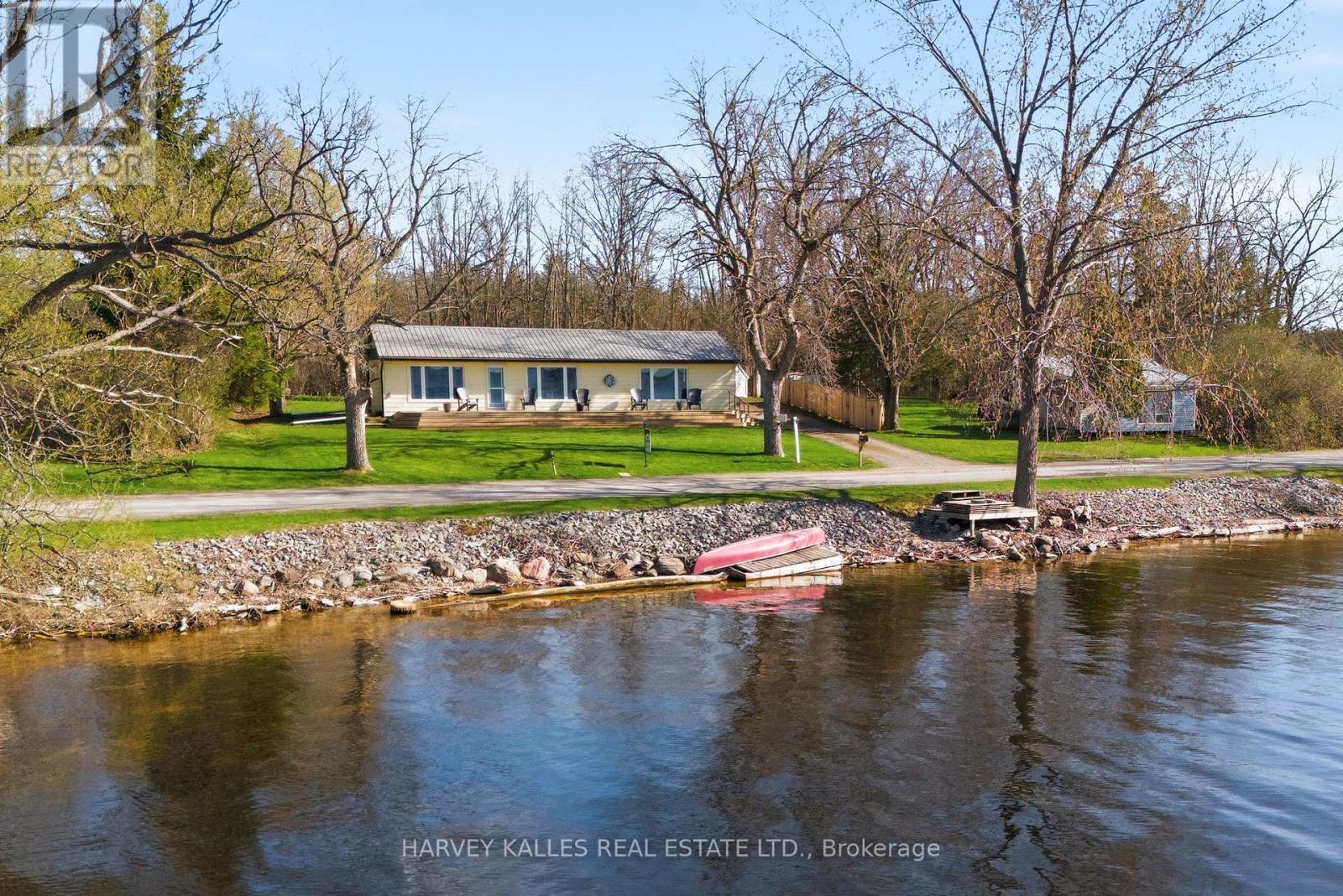 1090 NORTH BIG ISLAND ROAD, Prince Edward County, Ontario