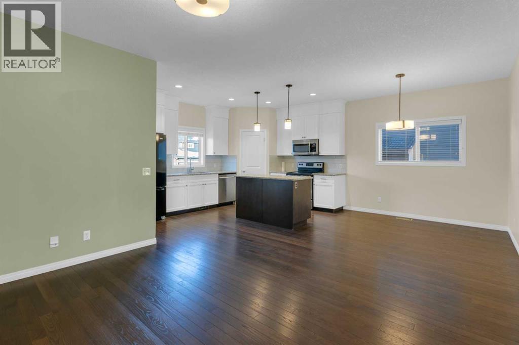24 Fireside Burrow, Cochrane, Alberta  T4C 0T3 - Photo 4 - A2308248