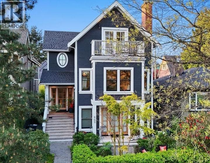 867 E Georgia Street, Vancouver, British Columbia  V6A 2A4 - Photo 1 - R3119344