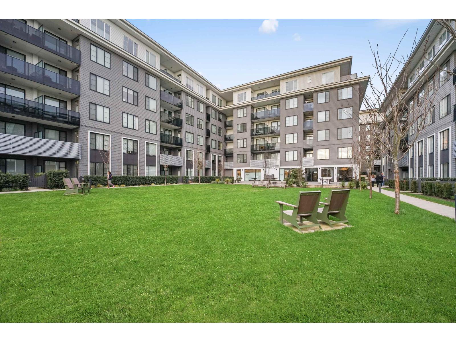 501 15858 FRASER HIGHWAY, Surrey, British Columbia