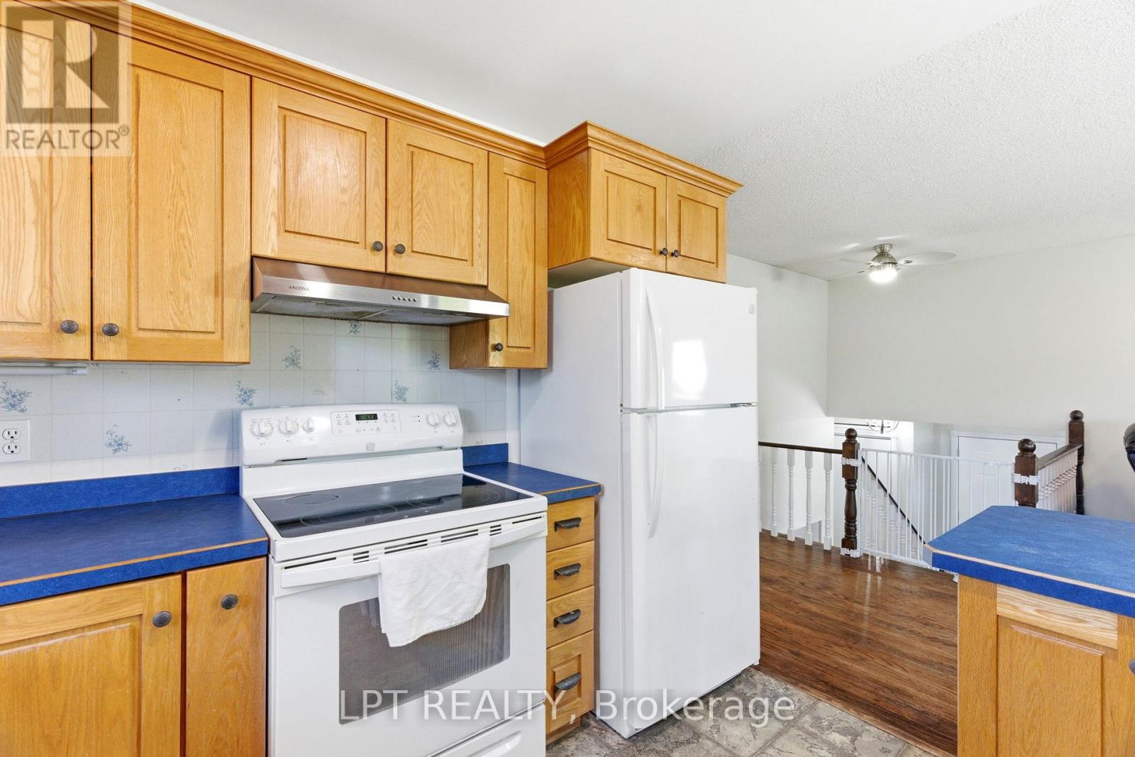 168 Ann Street, North Middlesex, Ontario  N0M 2K0 - Photo 10 - X13086918
