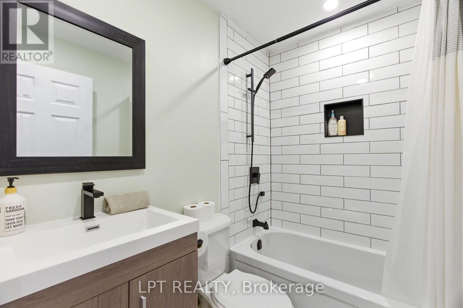 168 Ann Street, North Middlesex, Ontario  N0M 2K0 - Photo 30 - X13086918