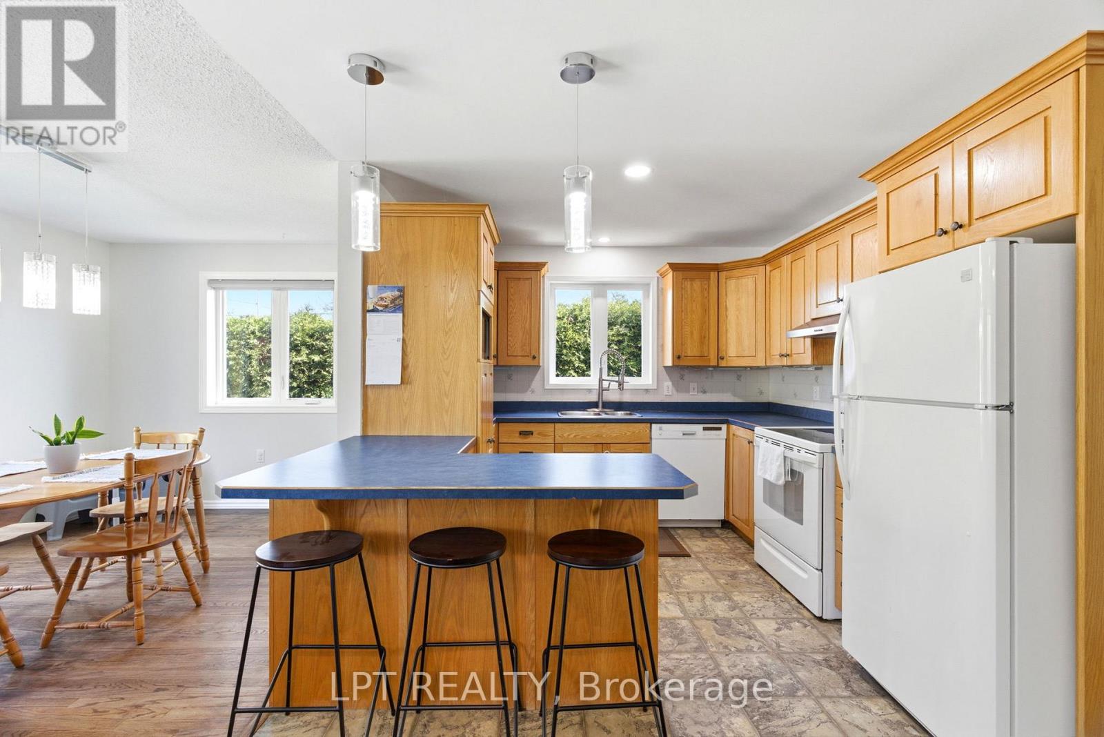 168 Ann Street, North Middlesex, Ontario  N0M 2K0 - Photo 7 - X13086918